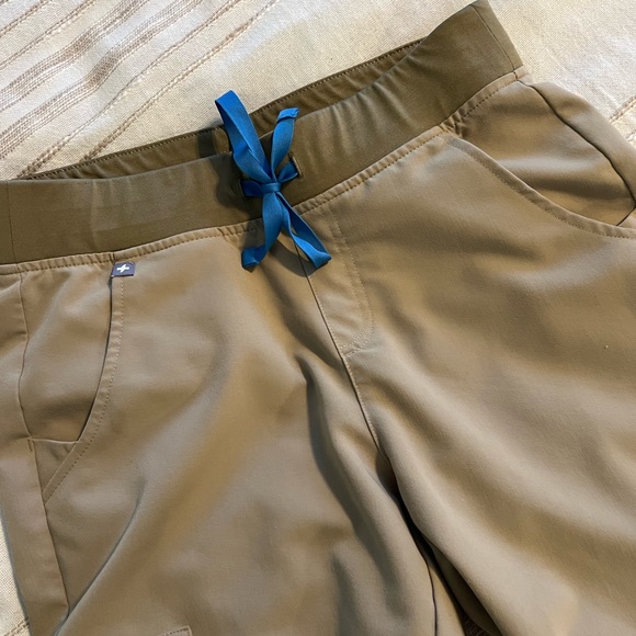 FIGS Set in Small - Picture 4 of 7